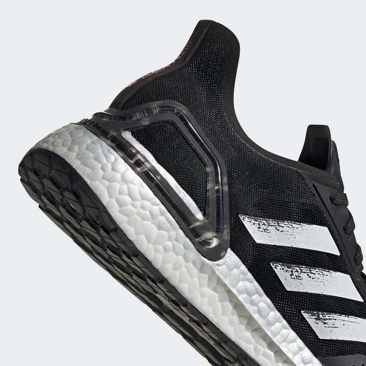 adidas推出Faster Than系列跑鞋 第一雙LIGHTSTRIKE中底跑鞋終於問世