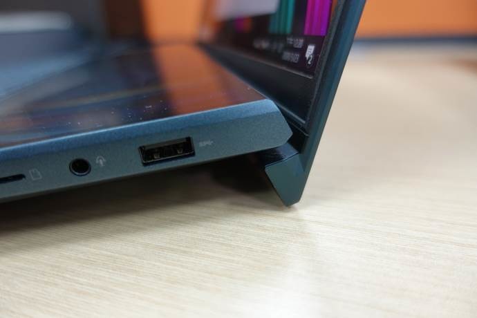 工作及掛機的完美方案 - Zenbook Duo UX481蒼宇藍 開箱