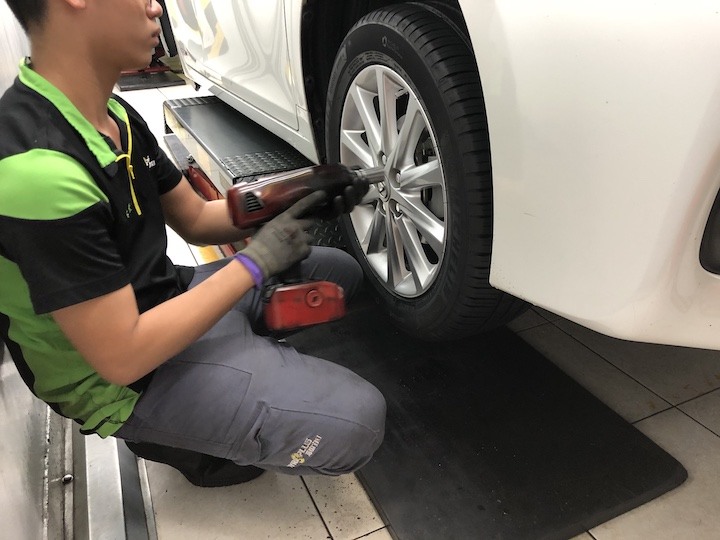 Lexus CT200h 更換米其林輪胎 Michelin Energy Saver 4