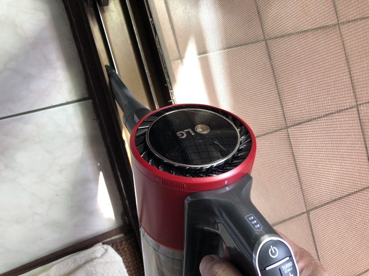 [開箱]A9PBED2B LG CordZero™ A9+ 快清式無線吸塵器 (時尚紅) [輕便好用的打掃小幫手]