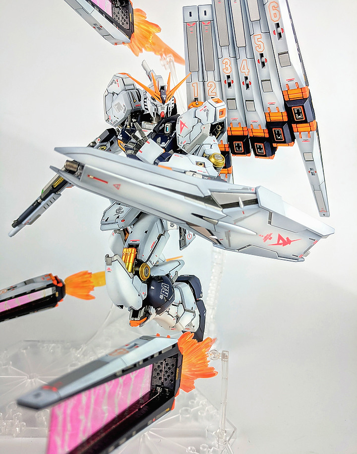 [作品分享] RX-93 ν Gundam 解體匠機?我們自己來