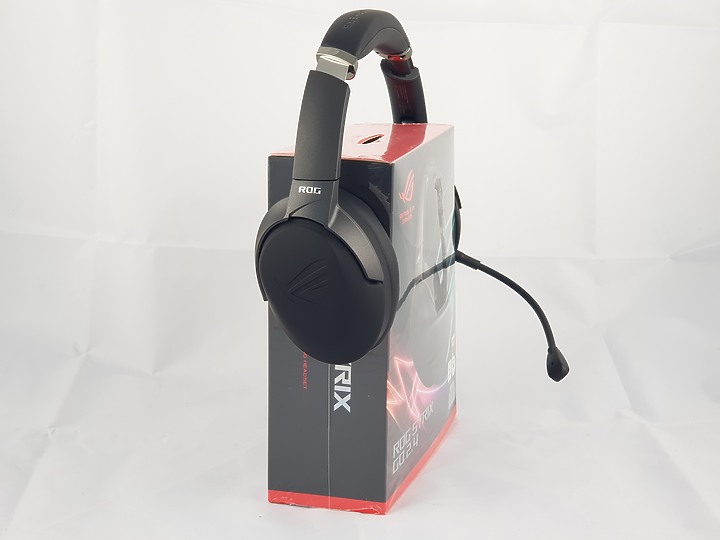 【小亞開箱】ASUS ROG STRIX GO 2.4 無線遊戲耳機評測–AI 降噪麥克風與低延遲王者