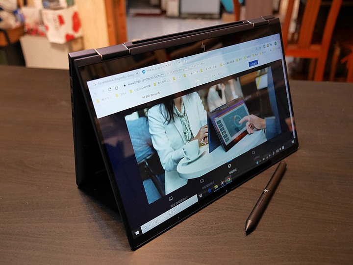 造型吸睛、輕巧便攜、使用順暢 — 商用筆電的最優選 — 《HP EliteBook Dragonfly》體驗心得