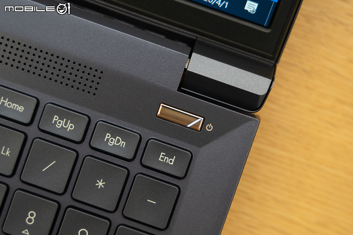 ASUS ProArt StudioBook Pro X W730 測試 隨行的創意工作站！