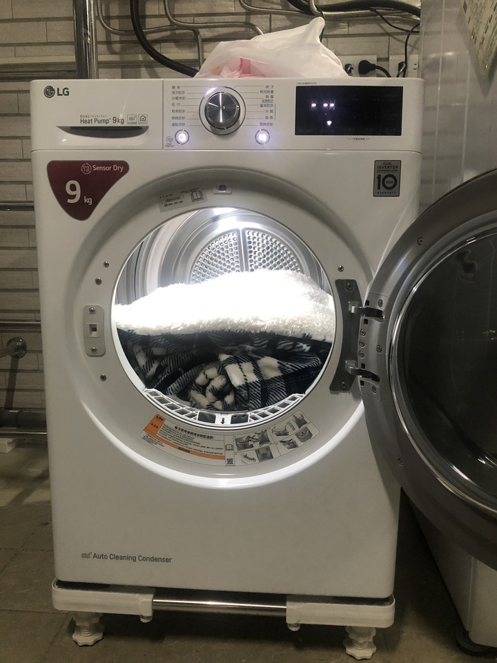 LGWR-90TW 9kg 乾衣機 與 WD-S18VBW 18kg 洗衣機