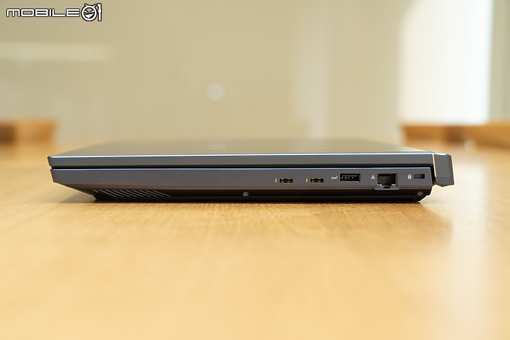 ASUS ProArt StudioBook Pro X W730 測試 隨行的創意工作站！