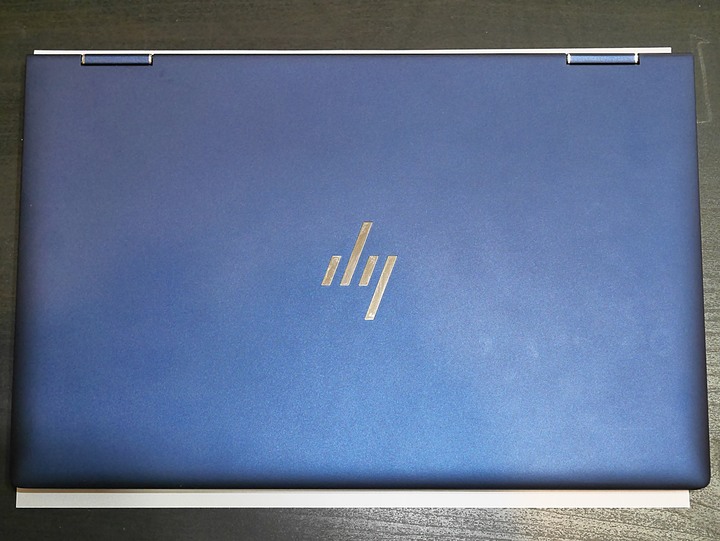 造型吸睛、輕巧便攜、使用順暢 — 商用筆電的最優選 — 《HP EliteBook Dragonfly》體驗心得
