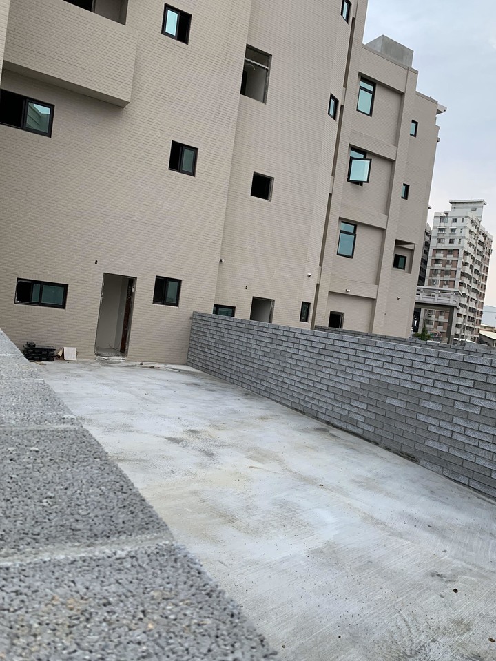 [開箱] 簡單舒適的現代宅，新增後花園