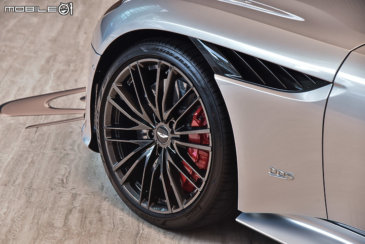 【採訪】敞篷的浪漫,Aston Martin DBS Superleggera Volante/DBS Inspired by DBR1抵台現身!