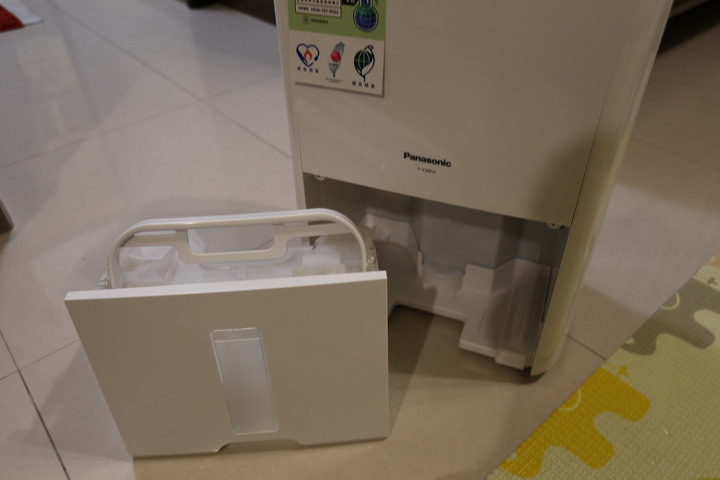 Panasonic帶給我居家空間每天的谷關好空氣,清淨除溼機F-Y20FH開箱及使用心得!!