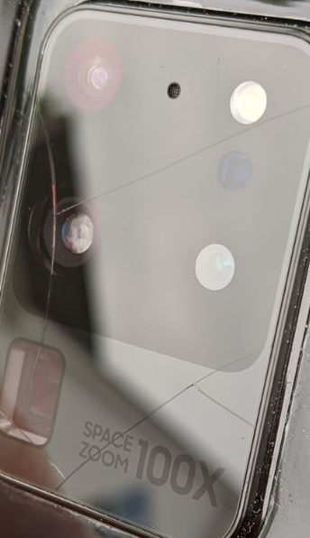 三星 Galaxy S20 Ultra 出現大量鏡頭玻璃碎裂情況 懷疑為設計不良導致