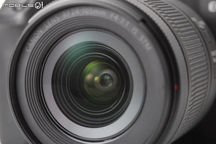 點我看大圖 Canon 24-105mm f/4-7.1 IS STM 最輕巧也最平價的24-105mm!