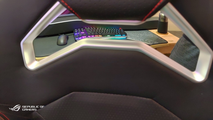 【ROG Chariot RGB SL300C】RGB電競椅（簡單開箱）