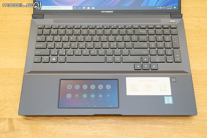 ASUS ProArt StudioBook Pro X W730 測試 隨行的創意工作站！