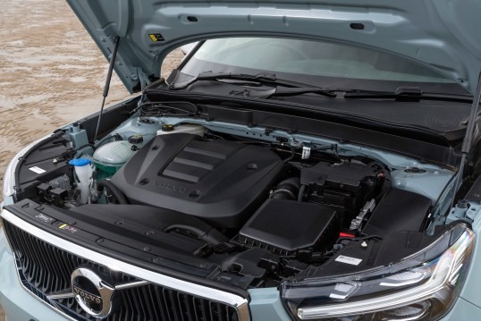 Volvo XC 40 T5M一年使用心得