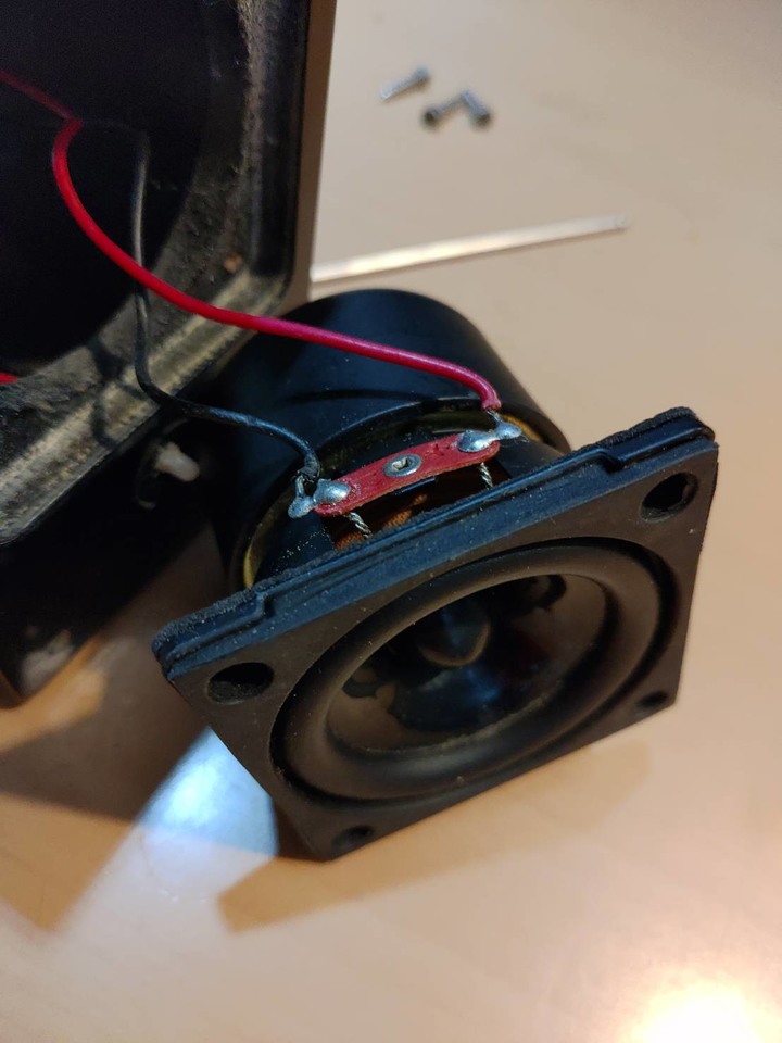 遲了13年的開箱 edifier mp210