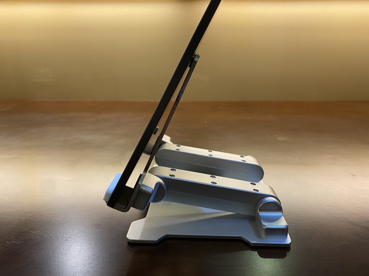 [開箱與推薦] iPad Pro 畫畫必備支架 Raymii R37 平板支架 Raymii FS1 站立支架