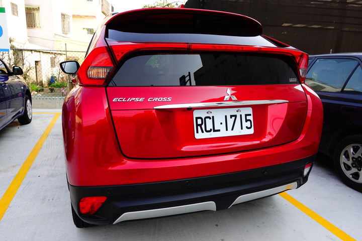 點我看大圖 【感動心得】─=≡Σ((( つ•̀ω•́)つ我與日蝕《ECLIPSE CROSS S-AWC》相見恨晚之上山下海暢遊無阻密境來去自如