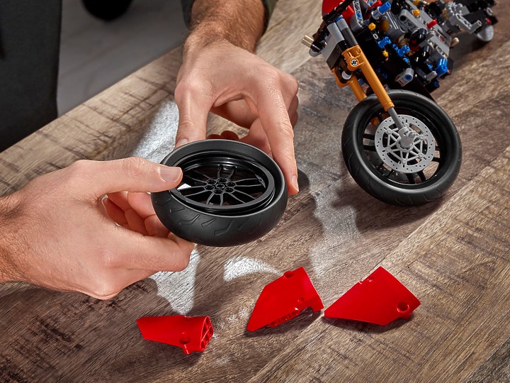 【海外快訊】DUCATI Panigale V4R 樂高版來了！LEGO Technic #42107 八月上市！