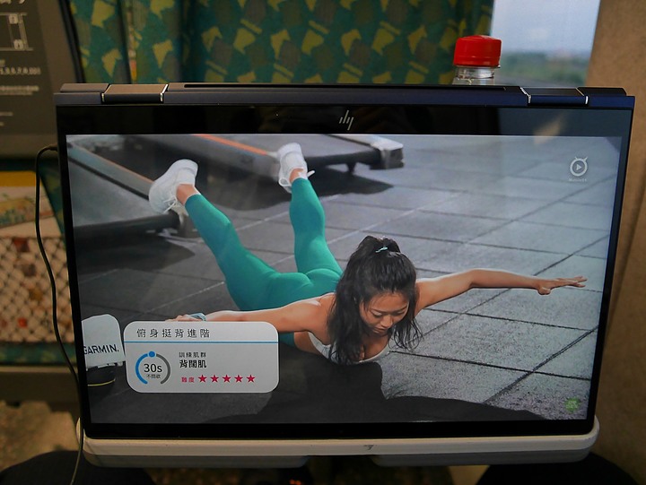 造型吸睛、輕巧便攜、使用順暢 — 商用筆電的最優選 — 《HP EliteBook Dragonfly》體驗心得