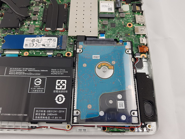 『小亞開箱』dynabook Satellite L40-G 繼承"TOSHIBA"的意志傳承