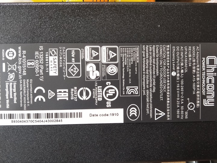 「小亞開箱」MSI GP65 Leopard 9SE 電競筆電，非用我不可