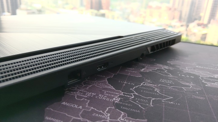 15.6" ~17.3"筆電該怎麼選? 電競、輕薄、蘋果MBP?最終選擇微開箱