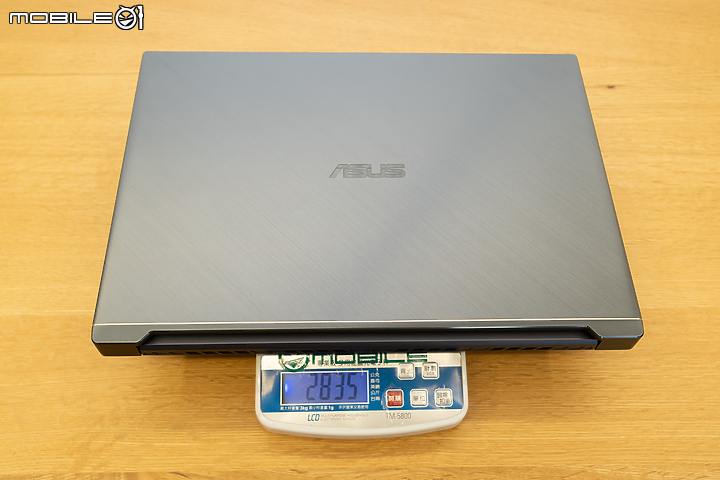 ASUS ProArt StudioBook Pro X W730 測試 隨行的創意工作站！