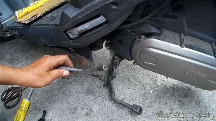 DIY 換齒輪油與原理 看完就會了 台語版 三陽 sym 電動機車