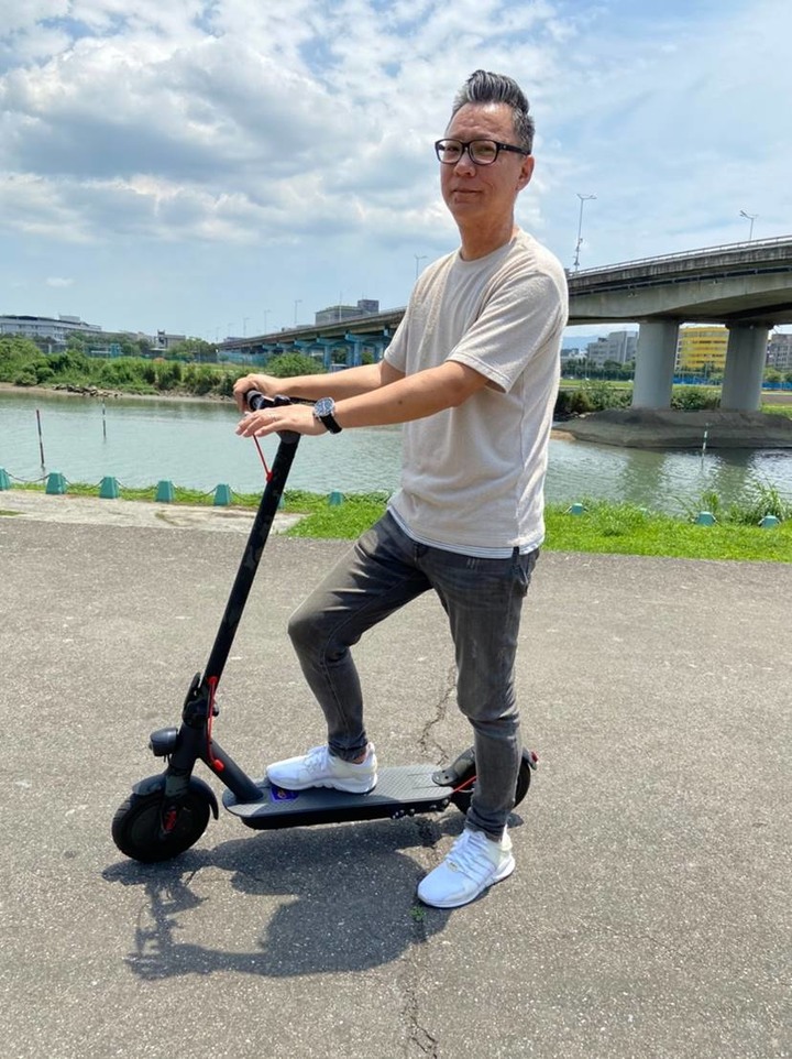 文長圖多-逛單車店逛到第一次體驗高級髮廊