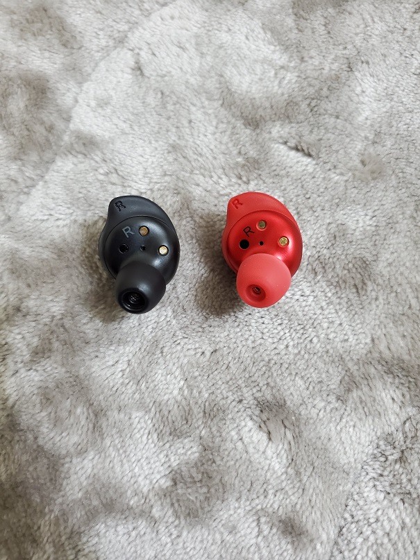 飄洋過海的Galaxy Buds Plus 紅色開箱
