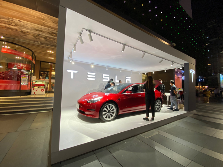 [驚喜開箱]Tesla Model 3 Long Range 傳說中的19”輪圈在台中勤美綠園道現身!!!