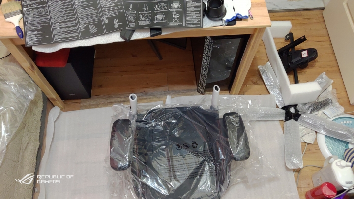 【ROG Chariot RGB SL300C】RGB電競椅（簡單開箱）