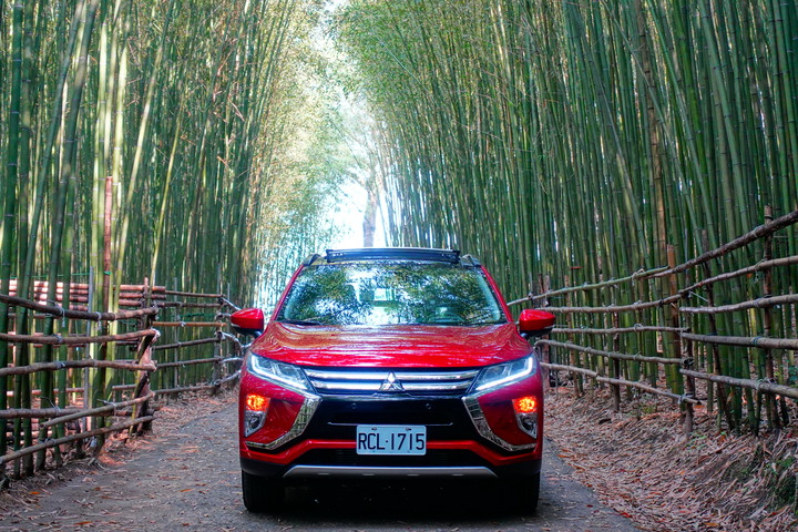 點我看大圖 【感動心得】─=≡Σ((( つ•̀ω•́)つ我與日蝕《ECLIPSE CROSS S-AWC》相見恨晚之上山下海暢遊無阻密境來去自如