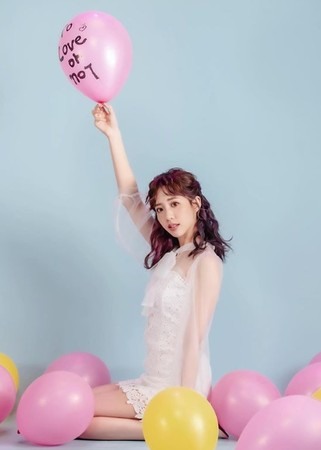 這素質... = = 是現在能當台灣的「藝人」標準太低嗎? (原新聞：抄襲IU MV遭圍攻！直播反擊「敢進來就砲轟到爆」）
