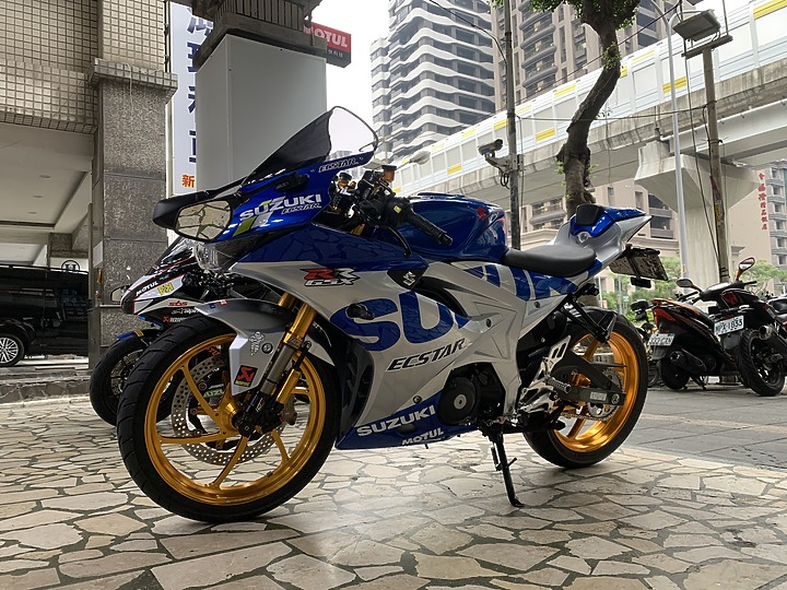 點我看大圖 SUZUKI GSX-R1000R 於4/24要發售100周年紀念色