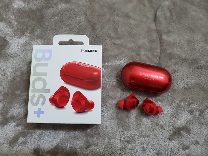 飄洋過海的Galaxy Buds Plus 紅色開箱