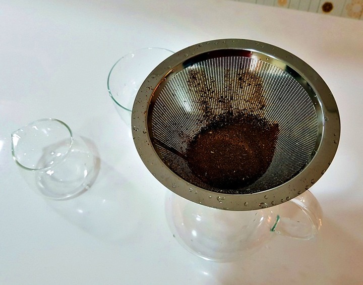 [台灣玻璃自創品牌 TG v.s. 日本的國際設計大師 深澤直人] 溫潤的圓弧質感設計 ~ 和家居環境充滿融合氛圍 ~~TG耐熱手沖咖啡壺 & TG手沖咖啡不鏽鋼濾網 & TG耐熱玻璃奶精罐 & TG耐熱玻璃咖啡杯充滿自然的品味感