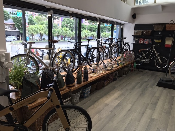 文長圖多-逛單車店逛到第一次體驗高級髮廊