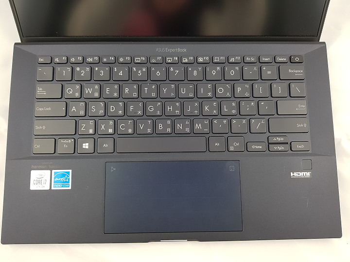 「小亞開箱」ASUS B9450F 極輕．疾快展現商務該有的風格