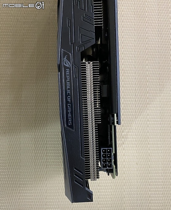 點我看大圖 裸裝信仰 ASUS ROG STRIX 1660Ti 6GB 沒有箱子的開箱