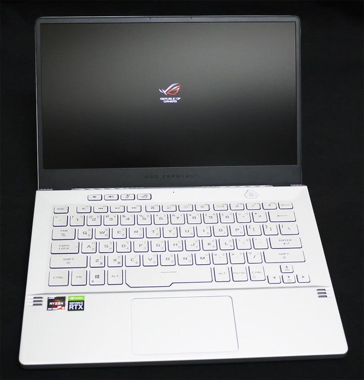 點我看大圖 終於搶到ROG Zephyrus G14 R9 AniMe有燈版!
