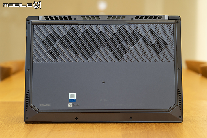 ASUS ProArt StudioBook Pro X W730 測試 隨行的創意工作站！