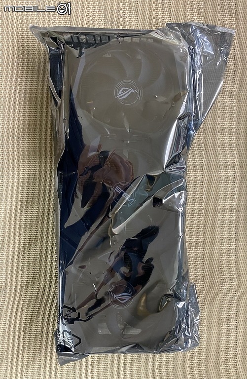 點我看大圖 裸裝信仰 ASUS ROG STRIX 1660Ti 6GB 沒有箱子的開箱