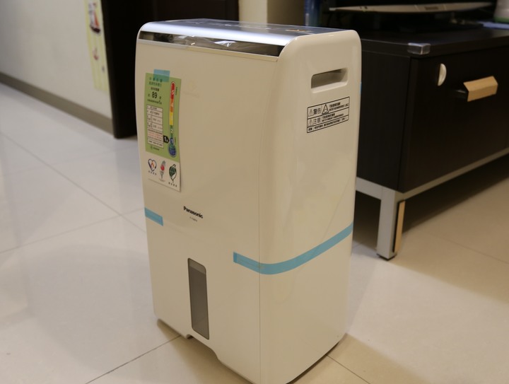 Panasonic帶給我居家空間每天的谷關好空氣,清淨除溼機F-Y20FH開箱及使用心得!!