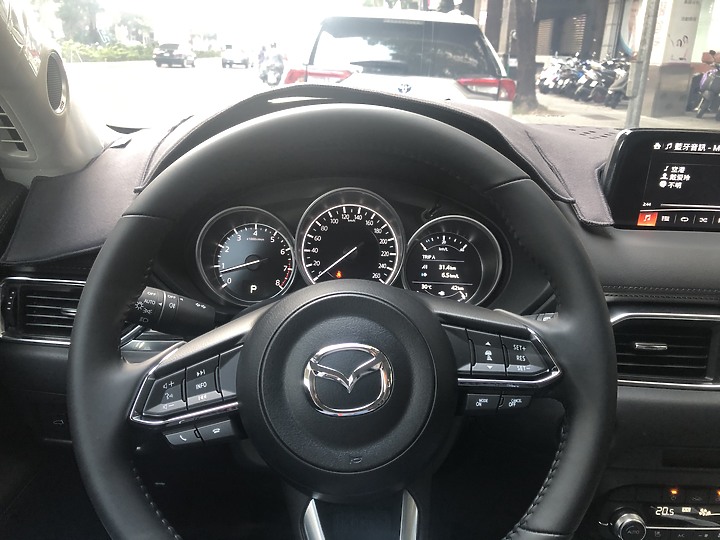 我是來跟機動戰士買車的～😂😂😂