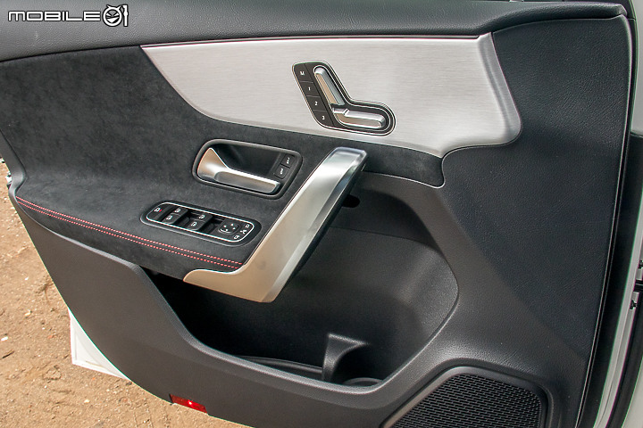 Mercedes-Benz A180 運動版試駕 入門動力也有一身勁裝