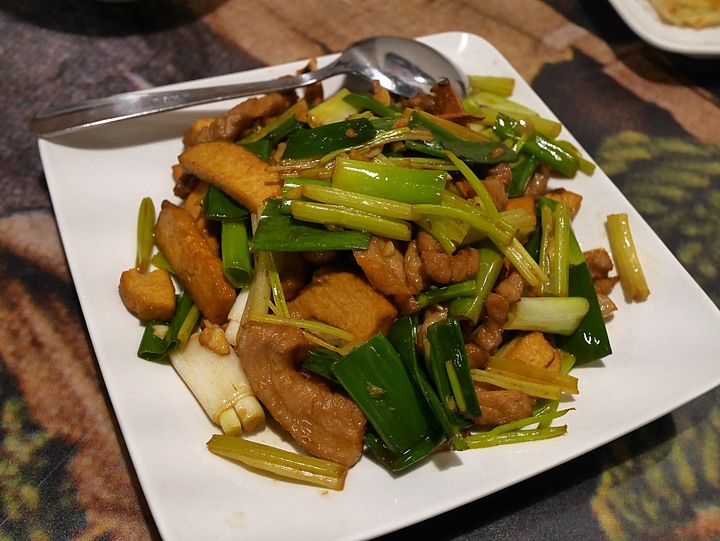 【是食記也是遊記】臺中市 北區 香蕉新樂園 — 營運了30年，即將畢業的臺灣懷舊餐廳