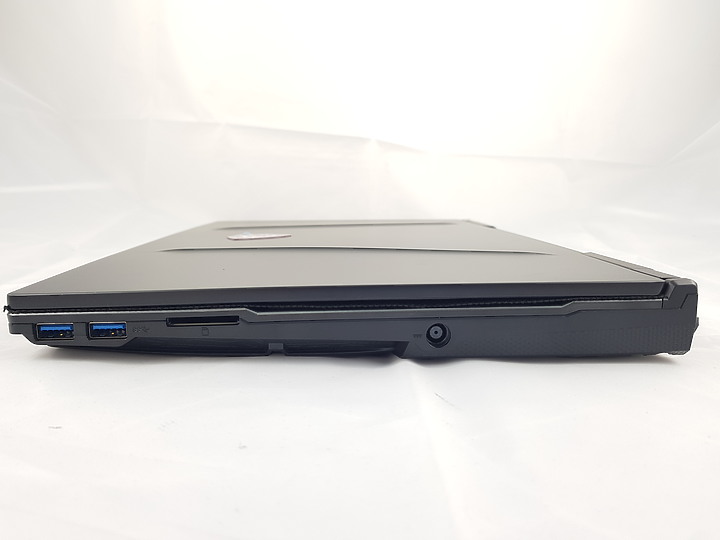 「小亞開箱」MSI GP65 Leopard 9SE 電競筆電，非用我不可