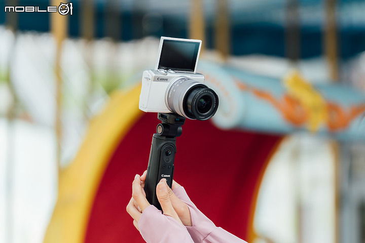 Canon EOS M200 自拍美機｜加入眼部 AF 技術‧直式錄影也可以！